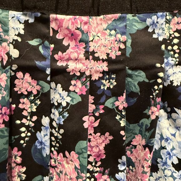 Talbots by RSVP,  black, floral with pockets and pleats. Size 12 - Picture 4 of 6
